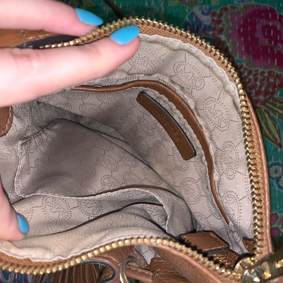 Tan Michael Kors crossbody - Picture 4 of 7